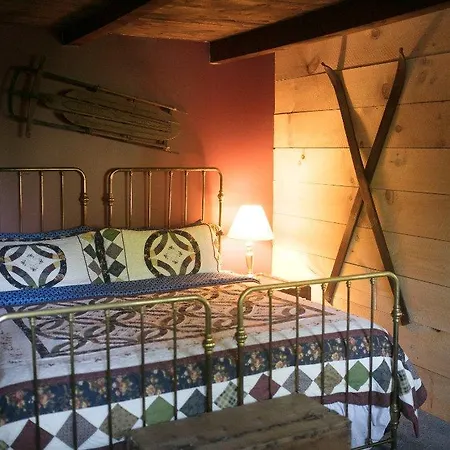 Grunberg Haus Inn & Cabins Waterbury Quarto foto